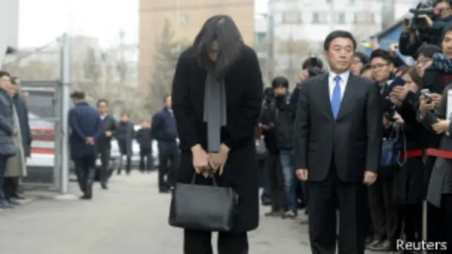 မစ္စ cho က လူသိရှင်ကြား တောင်းပန်ခဲ့။