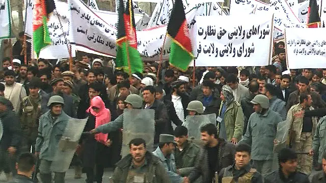 نمایندگان شوراهای ولایتی در راهپیمایی روز پنجشنبه: شوراهای ولایتی بدون صلاحیت نظارتی جسم بدون است