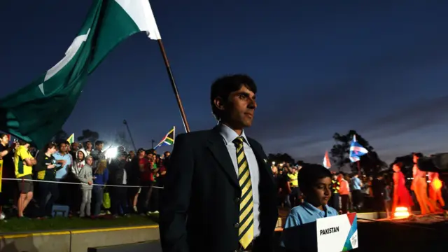 پاکستان به په نړیوال جام کې خپله لومړۍ لوبه د دودیز سیال هند پر وړاندې ترسره کوي.