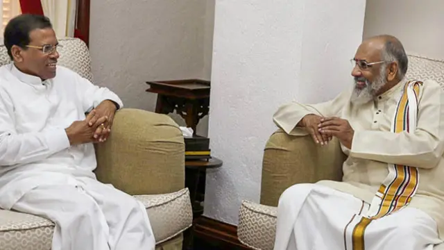 ஜனாதிபதி மைத்திரிபாலவுடன் வட மாகாண முதல்வர் விக்னேஸ்வரன்