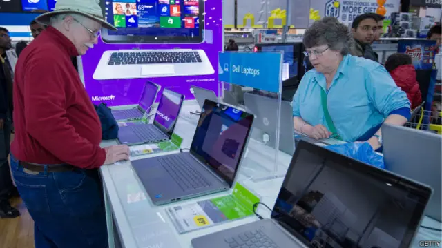 Antes de comprar una computadora nueva, trata de desfragmentar la que tienes en casa.