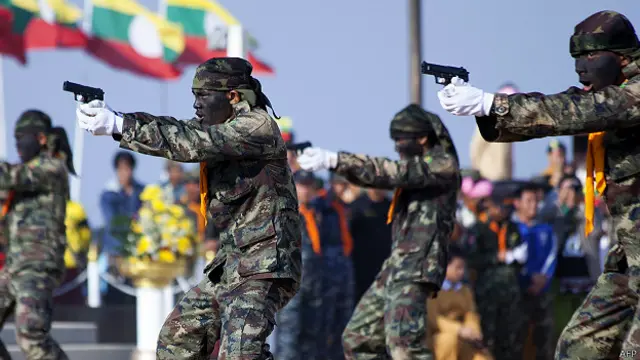 Một buổi trình diễn của quân đội Myanmar