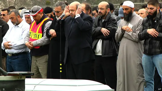 ان کے جنازے میں ہزاروں افراد نے شرکت کی