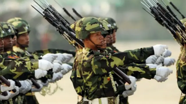 په ۱۳ پېښو کې له امنیتي ځواکونو سره نښتې شوې