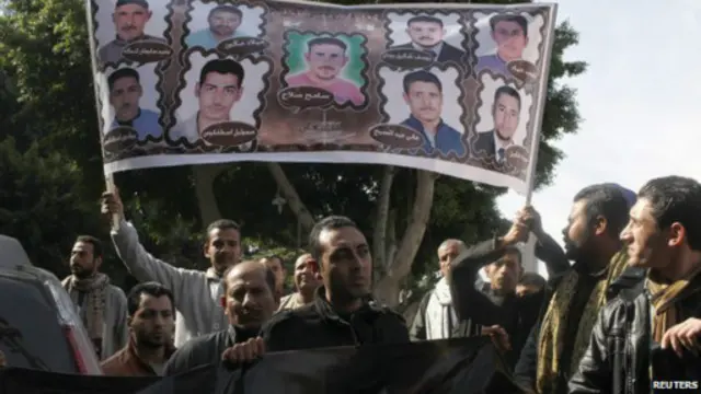 خانواده ۲۱ قبطی مصر که در لیبی ربوده شده‌اند، در تجمعی در قاهره خواهان اقدام دولت برای آزادی آنها شده‌اند