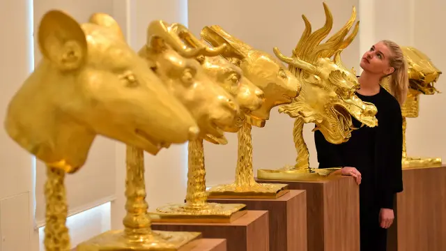 Bộ 'Đầu các con giống' (Zodiac Heads) được bán đấu giá đạt khoản tiền 4.4 triệu USD