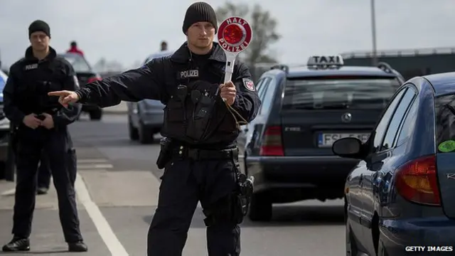 ملک میں ہزاروں کی تعداد میں تارکینِ وطن کی آمد کا سلسلہ جاری ہے