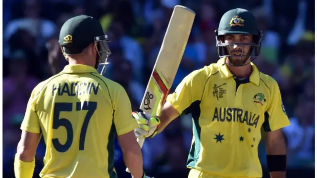 گلین میکسویل نے جارحانہ انداز میں بلے بازی کی اور 39 گیندوں پر 88 رنز بنا ڈالے۔