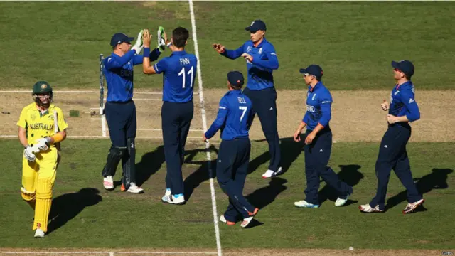 اس میچ میں 2015 کے ورلڈ کپ کی پہلی اور ورلڈ کپ کی تاریخ کی آٹھویں ہیٹ ٹرک بھی ہوئی اور یہ اعزاز انگلینڈ کے سٹیون فن کے حصے میں آیا۔