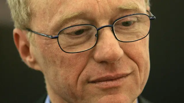 الروائي الإسرائيلي ديفيد غروسمان سحب ترشيحه من الجائزة عقب تدخل نتنياهو.