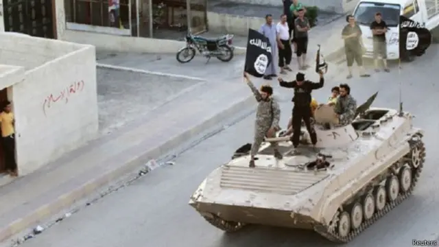 ''اسلامي دولت'' ډله دا مهال د عراق او سوریې پر پراخو سیمو واکمنه ده.