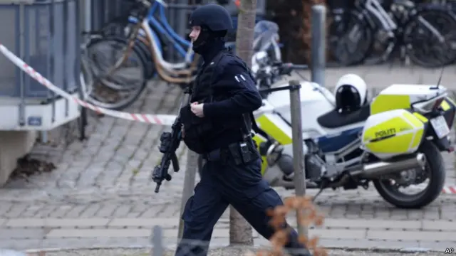 ان حملوں کے بعد کوپن ہیکن میں سکیورٹی انتظامات سخت کر دیے گئے ہیں۔