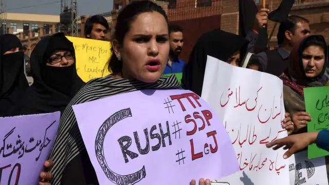 لشکرِ جھنگوی سمیت شدت پسند تنظیموں کے خلاف کارروائی کے لیے حالیہ دنوں میں مظاہرے بھی ہوئے ہیں