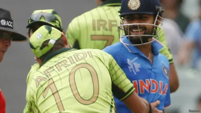 अमिताभ बच्चन बन गए क्रिकेट कमेंटेटर