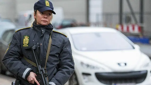 اتوار کی صبح سے پولیس نے ڈسٹرکٹ نوریبورو کی نگرانی شروع کی تھی