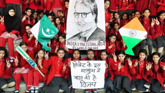 अमिताभ बच्चन बन गए क्रिकेट कमेंटेटर