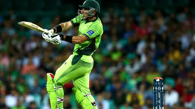 بھارت کے خلاف یونس خان کو اوپنر اور عمراکمل کو وکٹ کیپر کے طور پر کھلانے کے تجربے بری طرح ناکام رہے