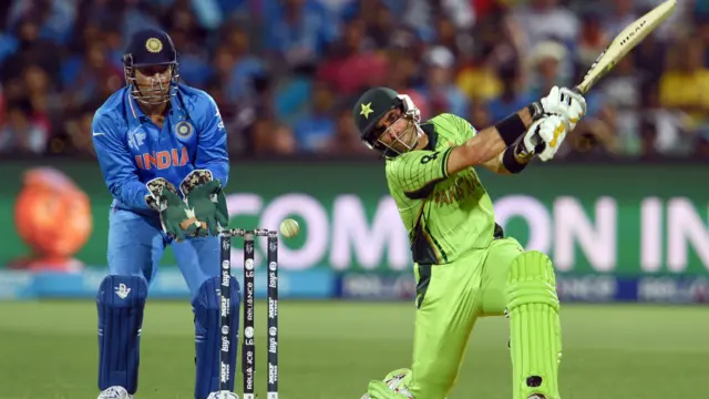 مصباح نے ایک بار پھر ذمہ دارانہ بیٹنگ کا مظاہرہ کرتے ہوئے 76 رنز بنائے۔ 