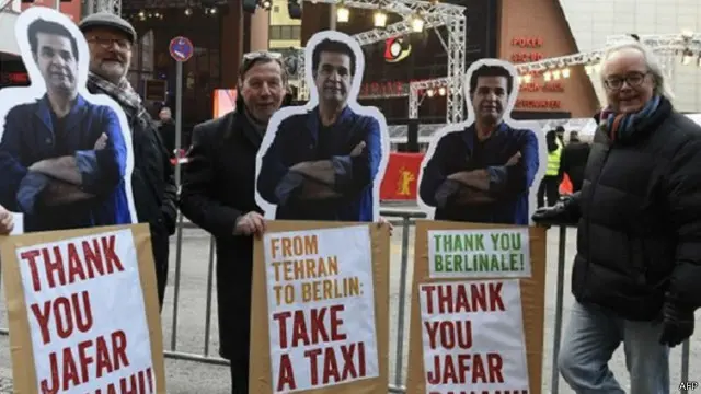 المخرج الإيراني الشهير جعفر بناهي منع من الإخراج في عام 2010 لمدة عشرين عام 