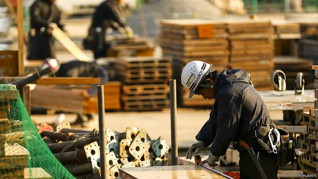 يعود الفضل الأكبر في نمو الاقتصاد الياباني إلى زيادة الصادرات 