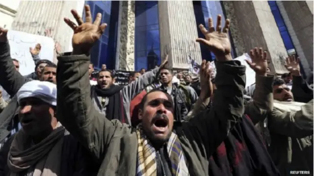 Para kerabat dari kaum Kristen Koptik menuntut pemerintah Mesir untuk melakukan tindakan lebih lanjut