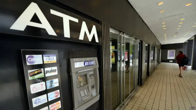 Kriminallar pulun bankomatdan müəyyən vaxtda çıxmasını proqramlaşdıra bilirlər.