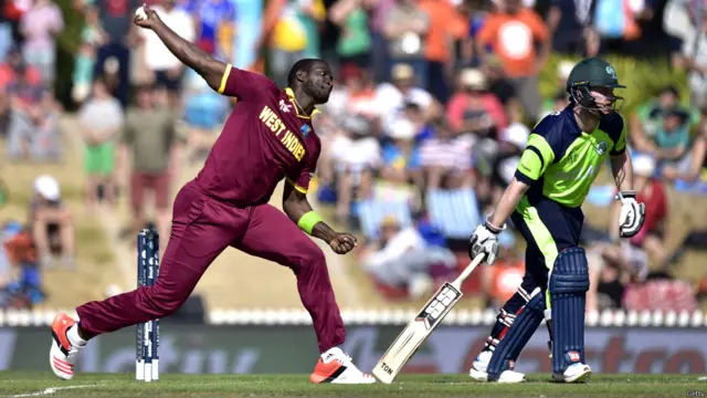 آئرش اننگز کی خاص بات ٹاپ آرڈر کے بلے بازوں کی عمدہ کاکردگی تھی۔