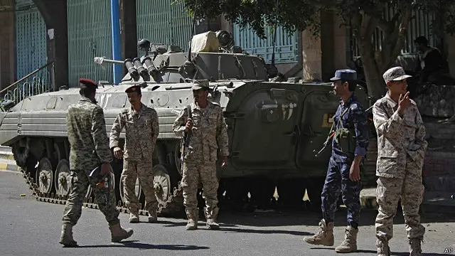 نیروهای وفادار به شورشیان شیعه حوثی کنترل صنعا، پایتخت را در دست دارند