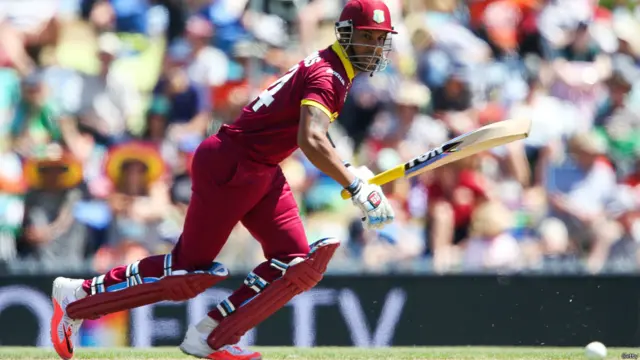 لینڈل سمنز اس ٹورنامنٹ میں اب تک سنچری مکمل کرنے والے چوتھے کھلاڑی ہیں جبکہ یہ لگاتار پانچواں میچ ہے جس میں پہلے کھیلنے والی ٹیم 300 سے زیادہ رنز بنانے میں کامیاب ہوئی۔