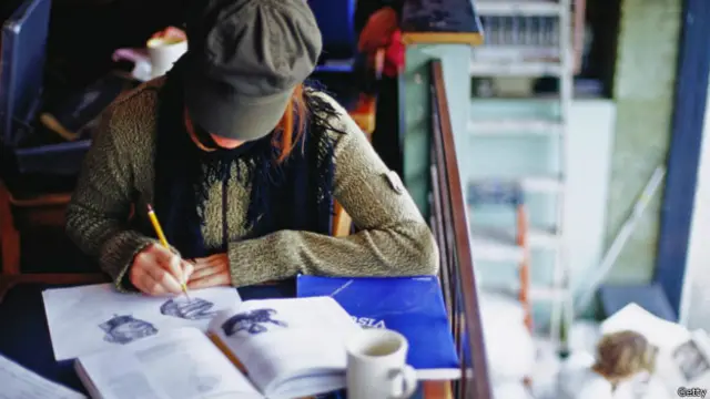 Cliente em um café de Seattle