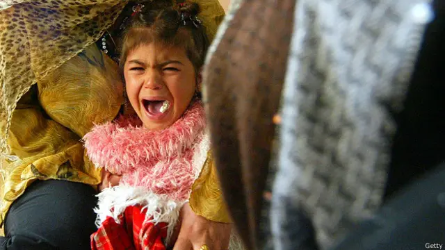 ब्रिटेन में महिलाओं का खतना गंभीर अपराध है पर कई मुस्लिम देशों में इसे रिवाज़ माना जाता है.