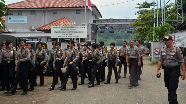 Polisi di Nusakambangan