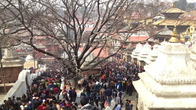 حکام کے مطابق میلے میں شرکت کرنے والے زائرین کی تعداد تقریباً 10لاکھ ہوگی۔ 