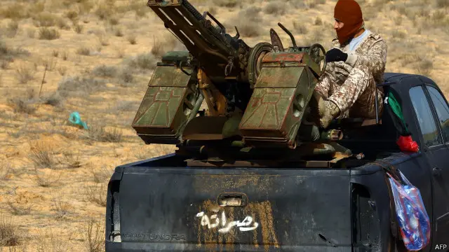 تقارير تقول إن جماعة فجر ليبيا هي التي خطفت الصيادين المصريين.