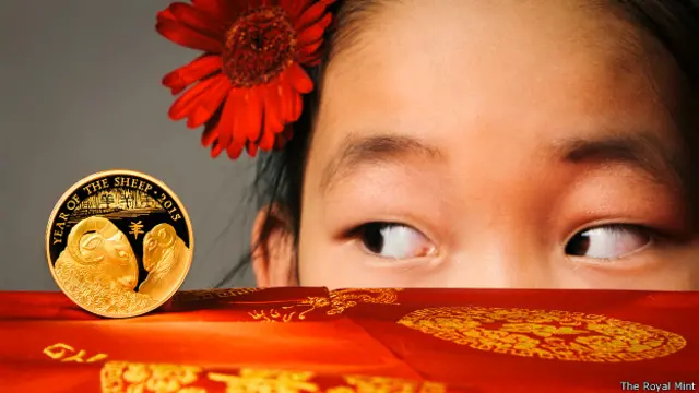 羊年金幣含量為999.9純金，有不同的大小。5盎司金幣售價為7500英鎊。銀幣純度為999純銀，售價定為82.5英鎊。