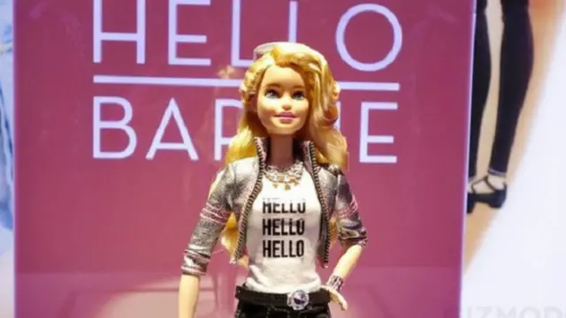 هِلوباربی میتواند همبازی کودکان در بازیهای کامپیوتری شود و با آنها گپ بزند