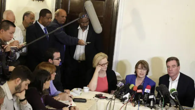 La comisión de senadores estadounidenses que visitaron Cuba expresaron su sorpresa por el "espíritu emprendedor" del emergente sector privado de la isla.