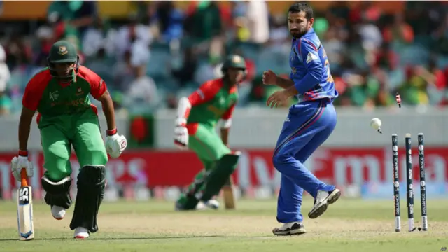 بنگلہ دیش کے بیٹسمین محموداللہ رن رن آؤٹ ہونے سے محفوظ رہے تاہم وہ بڑا سکور نہ کر سکے۔