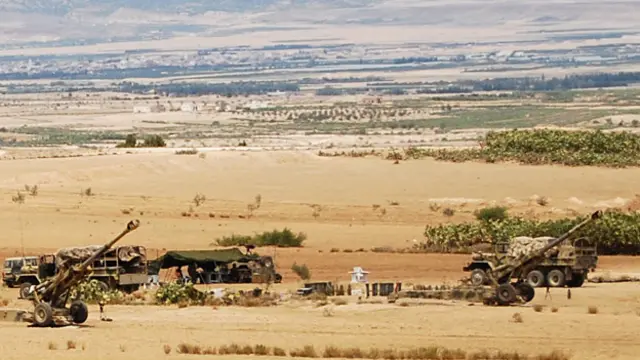 ट्यूनीशिया में क्रांति के बाद से कई इलाकों में चरमपंथी सक्रिय हैं