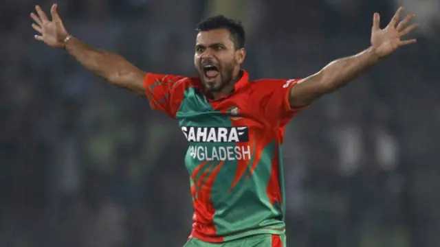 مشرفې مرتضی د ۲۰ منډو په بدل کې ۳ وېکټې واخیستې. 