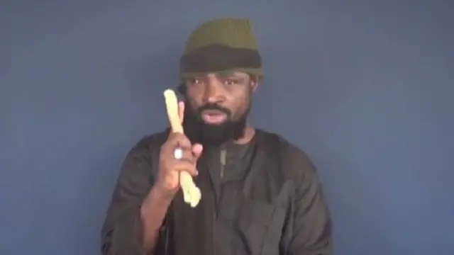 توعد زعيم بوكو حرام أبو بكر شيكاو بأن الانتخابات في نيجيريا لن تجرى.