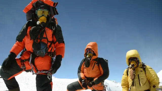 گذشتہ سال طوفان کی وجہ سے ایورسٹ کی مہم کو بند کر دیا گیا تھا
