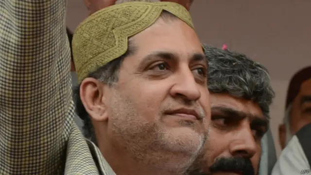 اگر میڈیا والے ہمیں نہیں دکھا سکتے تو کم از کم وہ لاشیں تو دکھا سکتے ہیں جن کے چیتھڑے اڑ رہے ہیں: اختر مینگل