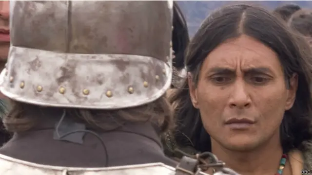 مثال (استیون) هاوکینگ رو یادتونه – که اگه موجودهای فضایی بیان زمین، مثل موقعی می‌شه که (کریستف) کلمب رفت آمریکا. که اگه یادتون باشه خیلی عاقبت خوشی برای بومی‌ها نداشت