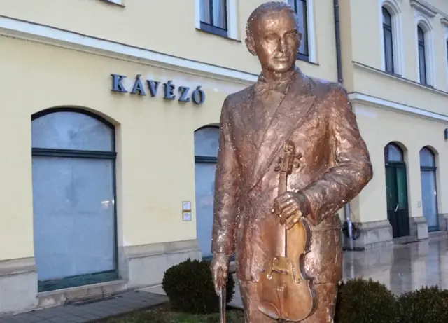 罗姆人小提琴家法乔尔