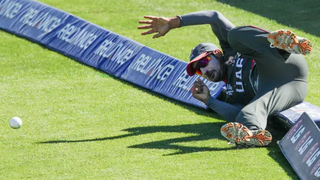 نیوزی لینڈ کے شہر نیلسن میں جمعرات کو زمبابوے نے متحدہ عرب امارات کو چار وکٹوں سے شکست دے دی۔