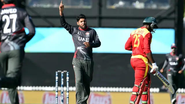 زمبابوے نے مقررہ ہدف چھ وکٹوں کے نقصان پر 48 ویں اوور میں حاصل کیا۔