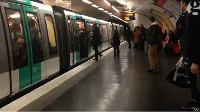 Insiden sikap rasialis yang ditunjukkan fans Chelsea terekam dari kamera video seorang warga Inggris.