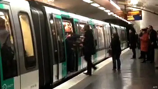 أحد الهواة صور الواقعة التي حدثت في محطة ريشيليو دروو في باريس