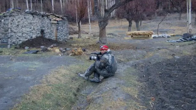 احمد نے گائڈ کا پیشہ چھوڑ کر فوٹوگرافی کرنے کا فیصلہ کیا